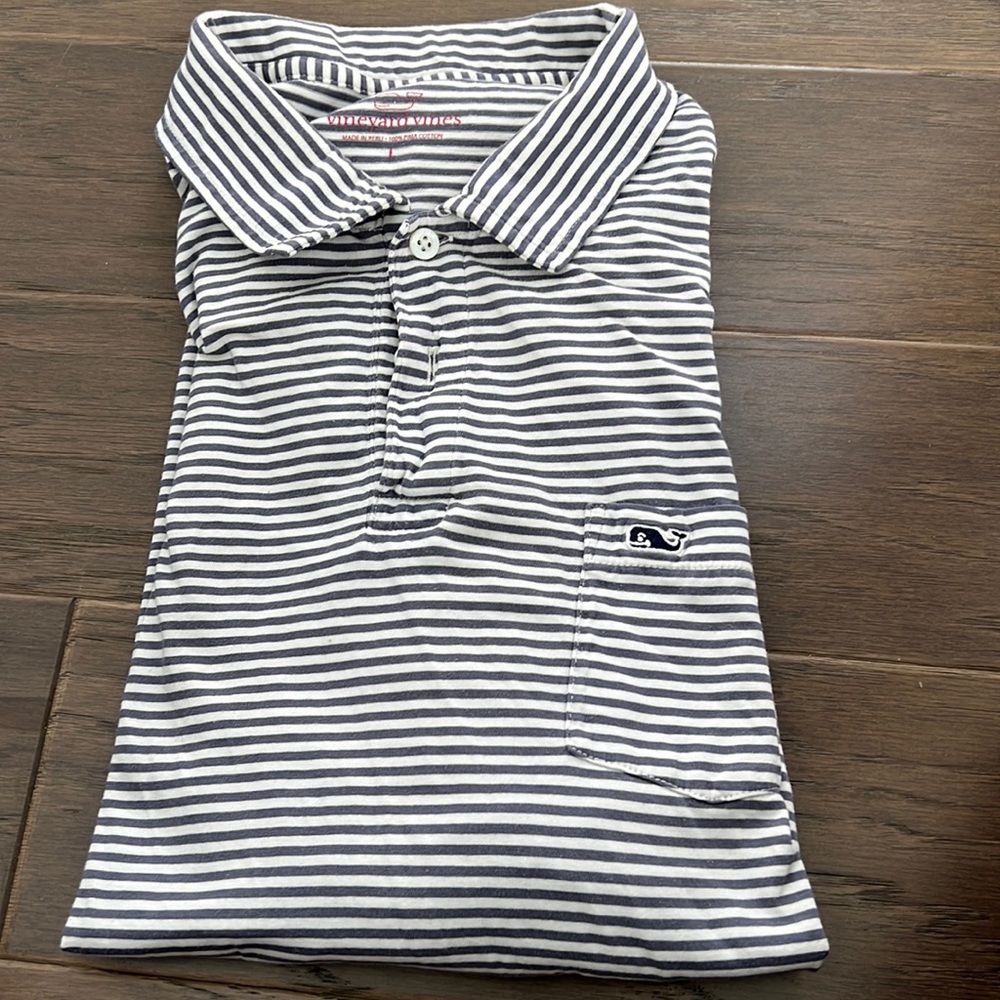 Short sleeve Vineyard Vines polo.